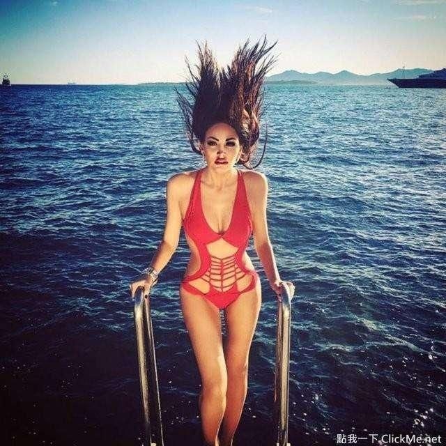 美國設計師一把剪刀就可以把舊衣服變成美麗時裝!