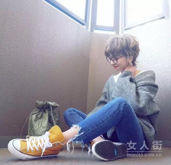 2018短發微卷女孩的8種穿搭方式