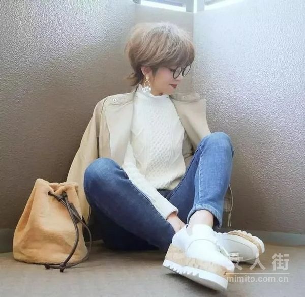 2018短發微卷女孩的8種穿搭方式